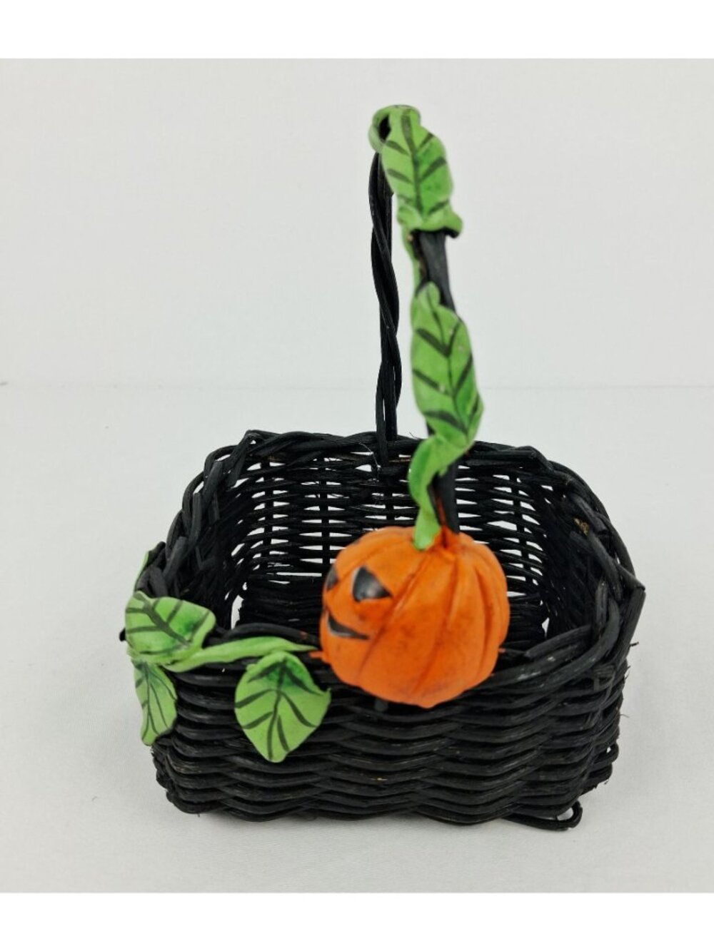 VTG FTD Halloween Spooky Black Wicker Basket with Jack-O-Lantern & Vine Accents - Picture 4 of 8